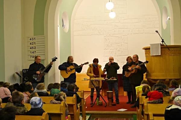Vánoční koncert Roháčů – Základní škola J. A. Komenského Chodov