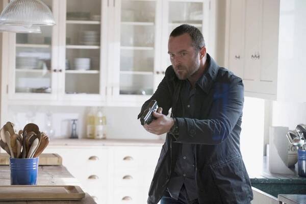 Mrtvý bod - Probuzení - Z filmu - Sullivan Stapleton