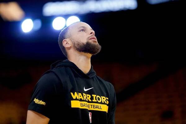 Golden State Warriors guard Stephen Curry (30) 
