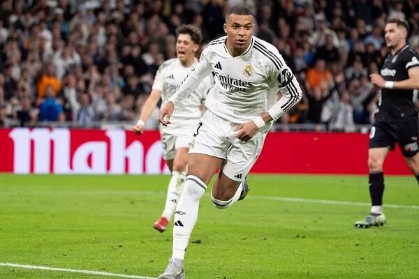 Brazil coach Ancelotti discusses his former Real Madrid stars Mbappe and Vini Jr