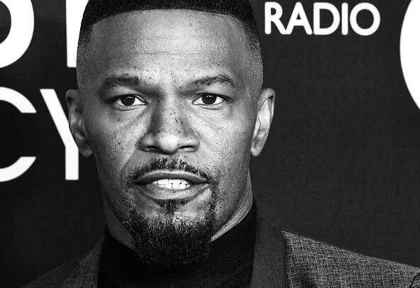 Jamie Foxx získal Oscara za nejlepší mužský herecký výkon v hlavní roli ve filmu Ray.