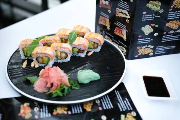 RUNNING SUSHI SHIROKIYA - Forum Nová Karolina - Fashion. Gastro. Zábava