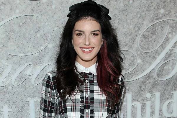 Shenae Grimes-Beech Expecting Her Second Child: 'Here We Go Again'
