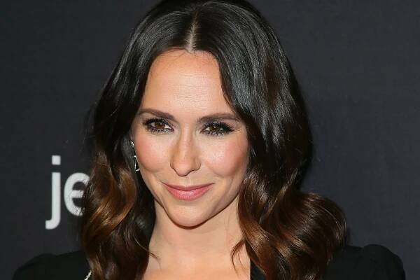 Jennifer Love Hewitt With Blonde Hair Has Broken My Brain — See Photos