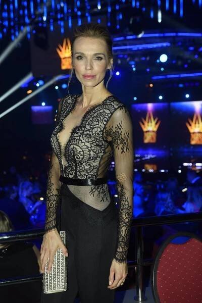 FOTO: Hana Reinders Mašlíková byla krásná. – stránka 460