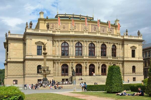 rudolfinum v praze - česká republika - jan palach - stock snímky, obrázky a fotky