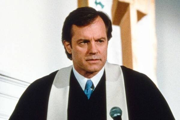 Stephen Collins accuser recalls being 'supremely shocked' by his behavior when she was 13: 'This is really bad'