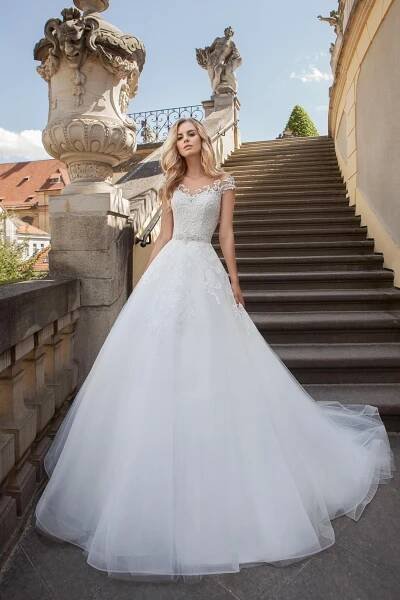 Princeznovské svatební šaty | Salón Renáta