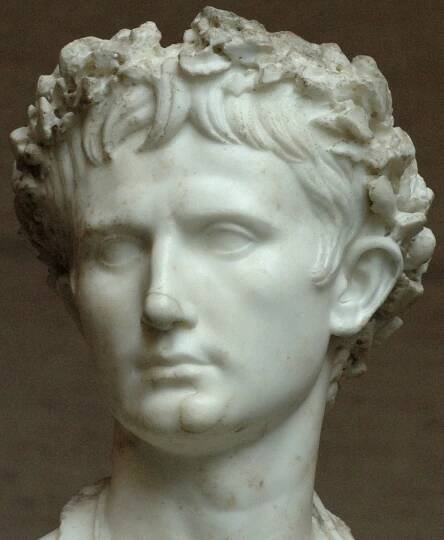 Soubor:Augustus Bevilacqua Glyptothek Munich 317 cropped.jpg – Wikipedie