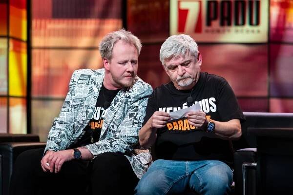 Štěpán Kozub přišel do talkshow propagovat nový podcast s Michalem Suchánkem, což se zcela nevydařilo.