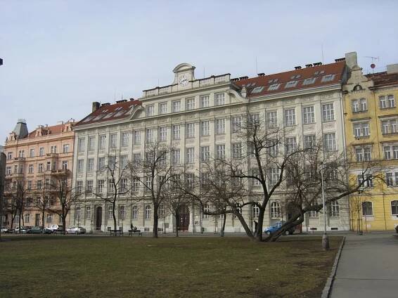 Praha-Vinohrady, Art-Nouveau School on Jířího z Poděbrad Square