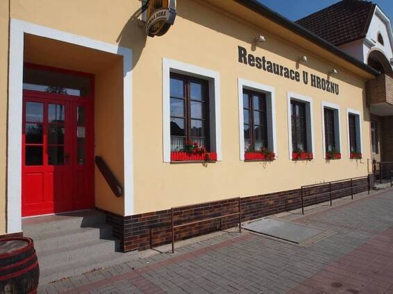 Penzion a restaurace U Hroznu