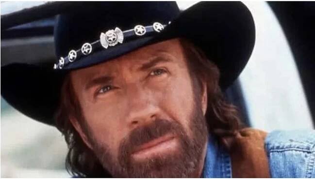 Chuck Norris je v úžasnej forme: Takto vyzerá 85-ročný herec teraz! - mysmezeny.sk
