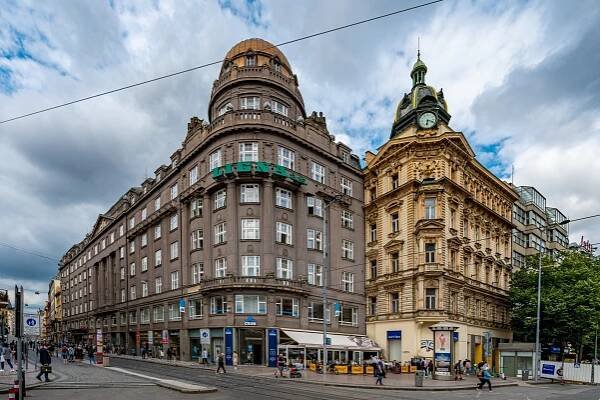 PRODÁNO. Pronájem šesti propojených kanceláří, 167 m2, Vodičkova, Praha 1 - FARAON reality