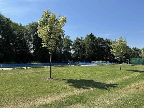 Na sezonu se připravuje koupaliště v Bělkovicích-Lašťanech, kde je nový zavlažovací systém, 28. května 2024
