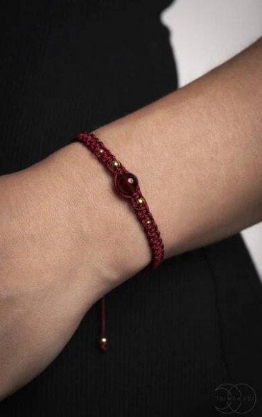 Macramé náramok granát
