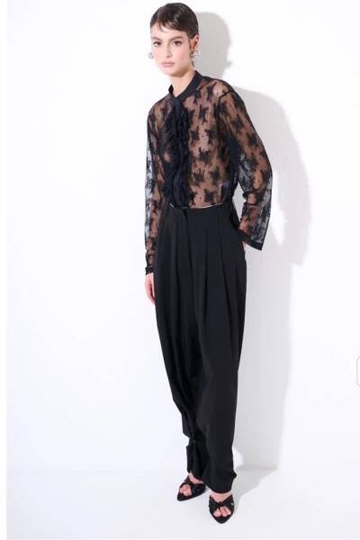 �ern� krajkov� ko�ile s fi��