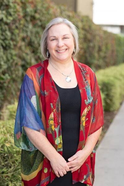 Wedding and Elopement Officiant in Oregon and California