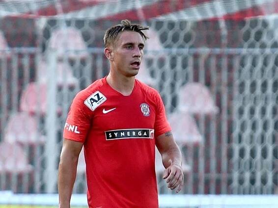 Fotbalista Jakub Šural.