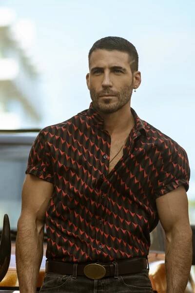 Miguel Ángel Silvestre - Holky z červeného gauče - Jiný svět - Promo