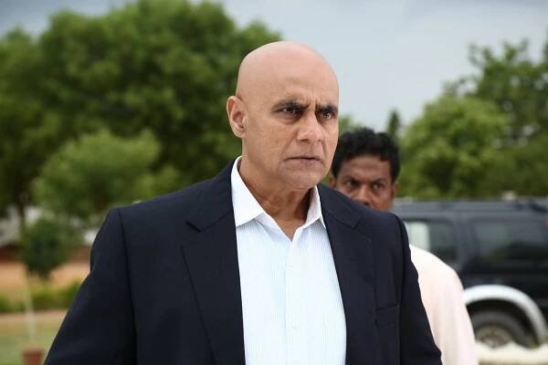 Puneet Issar - Besh Korechi Prem Korechi - Z filmu