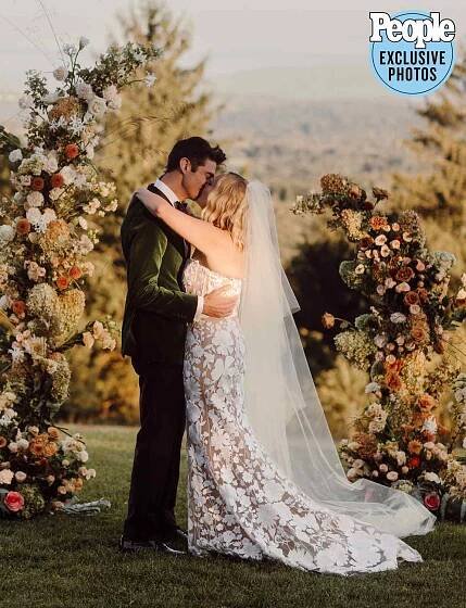 Broadway Stars Drew Gehling and Julia Mattison Marry in Starry Camp Weekend Wedding