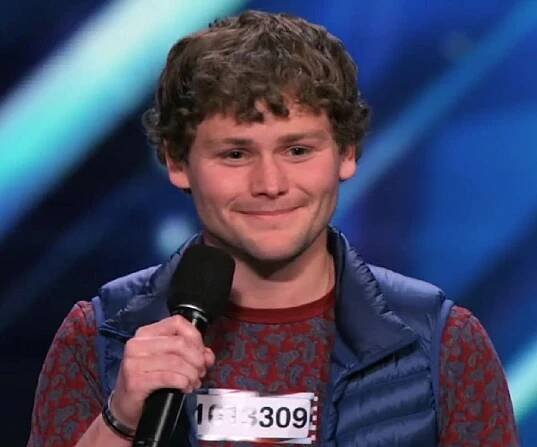 Drew Lynch Biography - Facts, Childhood, Family Life & Achievements