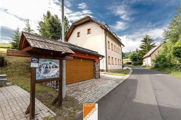 Prodej rekreačního domu a garáže v Loučné pod Klínovcem