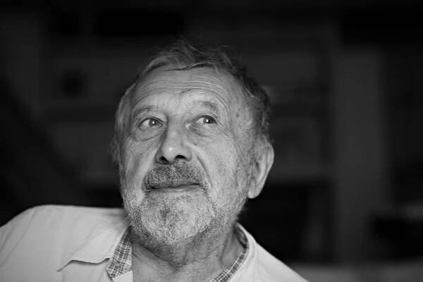 Ve věku 79 let zemřel na covid spisovatel, písničkář a signatář Charty 77 Jan Vodňanský