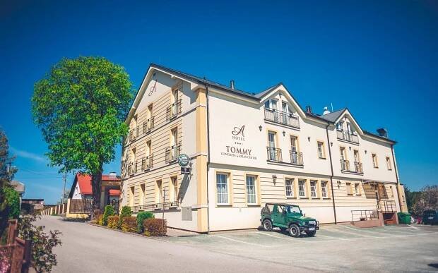 Adršpach: Hotel Tommy **** se snídaní formou bufetu a relaxací v bazénu a vířivce + sleva na wellness služby