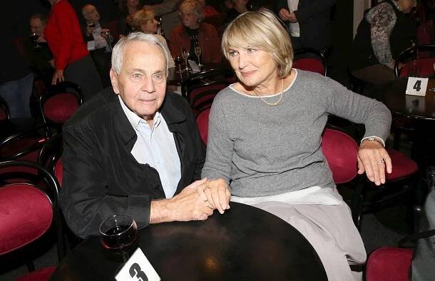 Jan Balzer se svou Eliškou. Láska i po 40 letech: Nádherná Balzerová vyvedla manžela do společnosti
