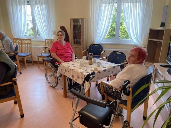 Narozeninové posezení a vystoupení ZUŠ Heřmanův Městec - Oficiální stránky Domov pro seniory Heřmanův Městec