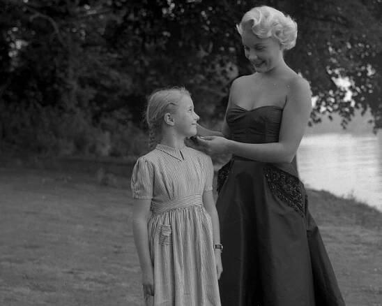 Here with Jennifer Dearman who played the younger Lena.