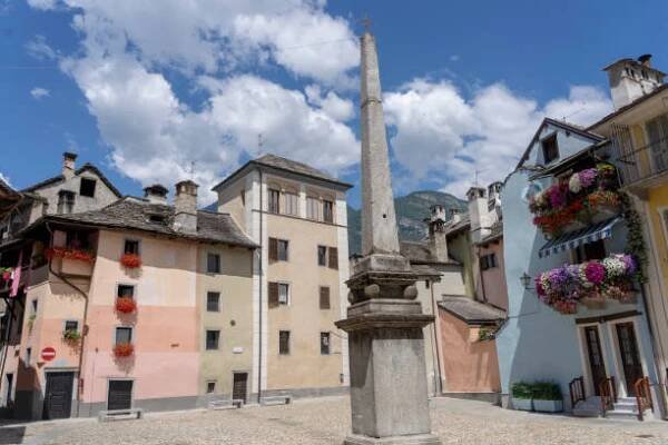 domodossola, piemont, itálie: historické budovy - domodossola - stock snímky, obrázky a fotky