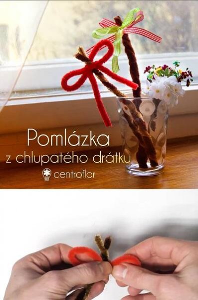 Tvoření pomlázky je úplně jednoduché. Ve váze nebo v květináči tvoří krásnou velikonoční dekoraci. Bude vám k ní stačit pár chlupatých drátků. Je také ideální materiál pro tvoření s dětmi. Je příjemný na dotek, tvoření s ním je jednoduché a intuitivní, bez nepořádku a najdete ho u nás v 18 barevných variantách. Navíc výtvory z něj jdou jednoduše rozmotat a žinylka se dá používat znova pořád dokola. Na našem blogu najdete také návody na tvoření například zvířátek z chlupatého drátku.