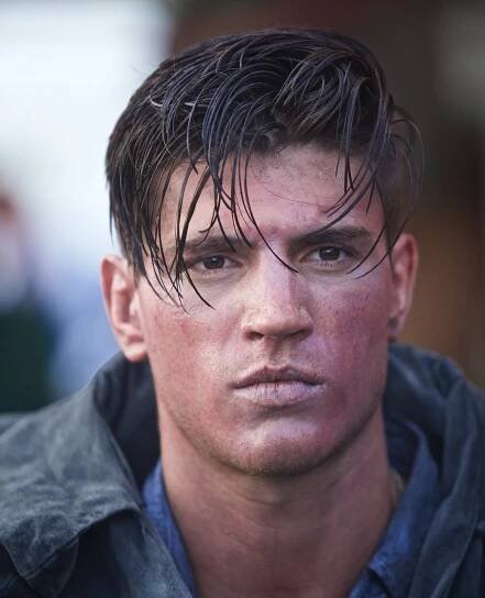 Adam Scott Miller - USS Indianapolis: Boj o přežití - Z filmu