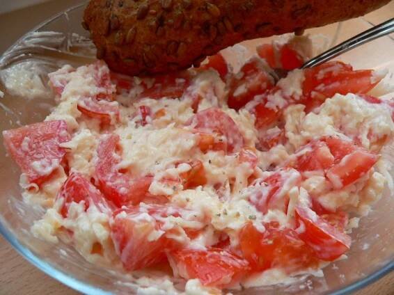 Ukrajinský salát - Originální recept s rajčaty a masem
