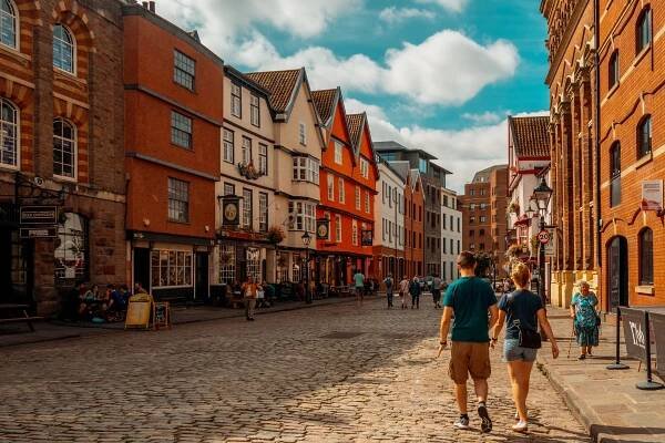 Neighbourhood Guide: Bristol City Centre & Old City I Your Apartment