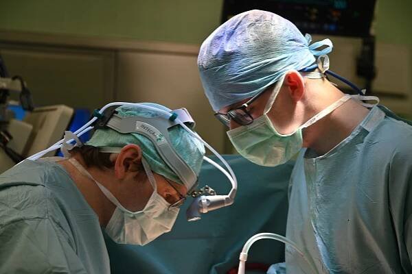 29 let od první operace jater v Brně: 900 pacientů, první byl železničář