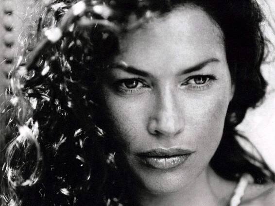 Carre Otis - A Supermodel's Journey from Anorexia to Healthy - The Fashion eZine