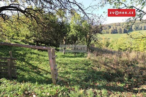 Prodej  stavebního pozemku 1 700 m², Vápenice, okres Uherské Hradiště