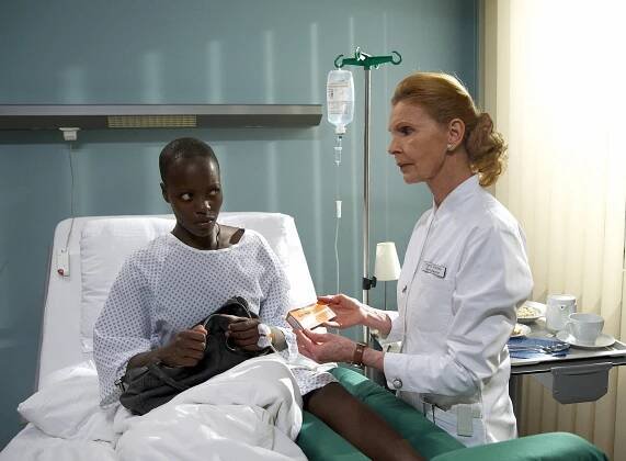 In aller Freundschaft - Wünsche - Z filmu - Florence Kasumba, Jutta Kammann