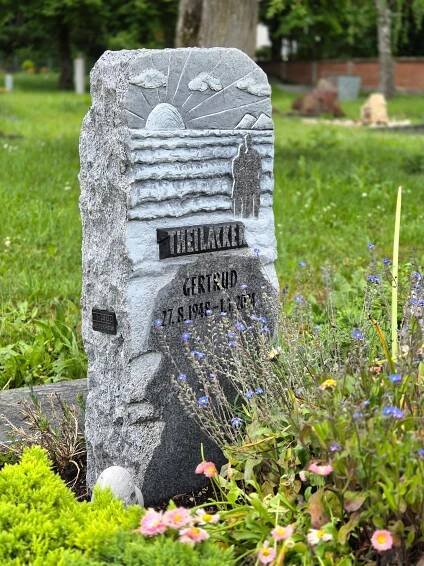GRAU Archives - Moser - Grabmale Natursteine Bildhauerei