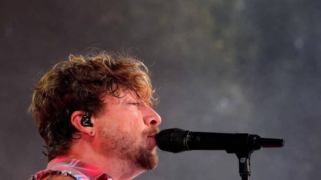 Samu Haber schuf beim Konzert auf der Waldbühne in Northeim eine besondere Verbindung zu seinen Fans. 