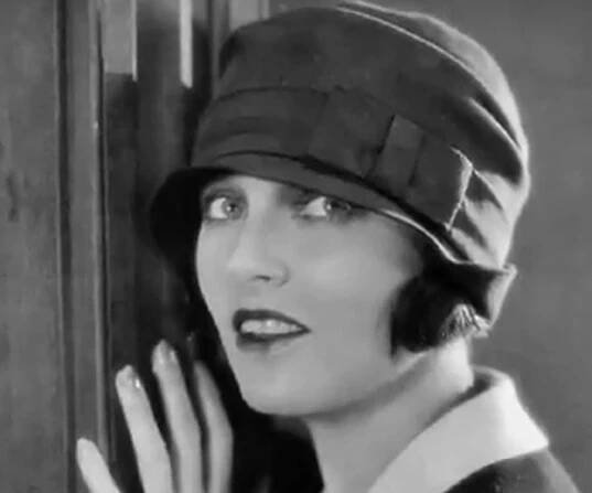 Corinne Griffith Biography - Childhood, Life Achievements & Timeline