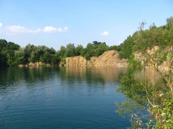 Lom opatovice Voda,jezera,lomy moto zajímavosti | Motorkáři.cz