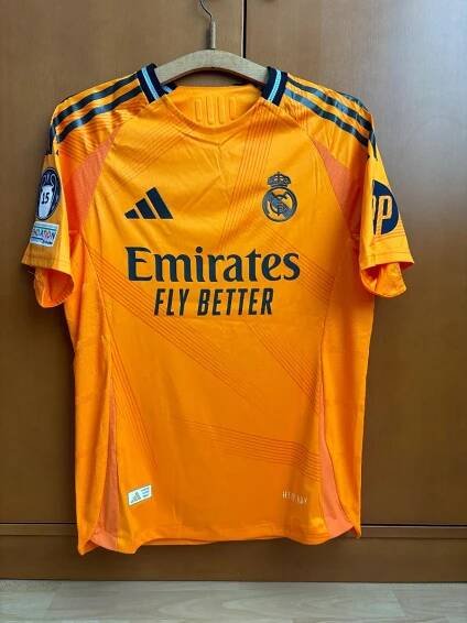 Dres Jude Bellingham - Real Madrid away kit
