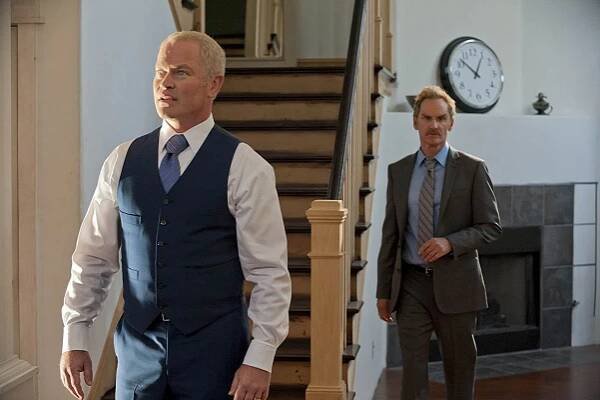 Strážce pořádku - Harlan Roulette - Z filmu - Neal McDonough, Jere Burns