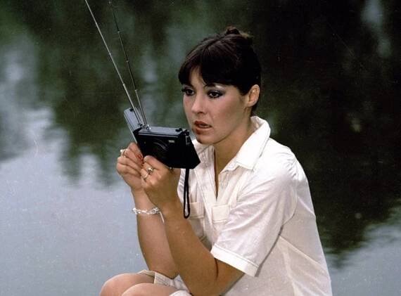 FOTO: Dagmar Patrasová v seriálu Návštěvníci (1983). – stránka 9