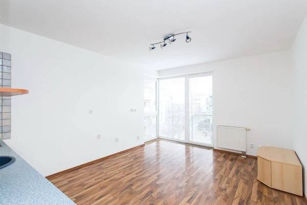 Pronájem Byt 2+kk, Pod Nouzovem, Praha 9 - Kbely